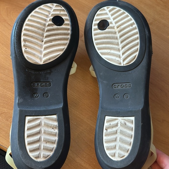 crocs Limited Edition Drew Barrymore Chevron Collection by Crocs, Size 9. - Picture 6 of 7